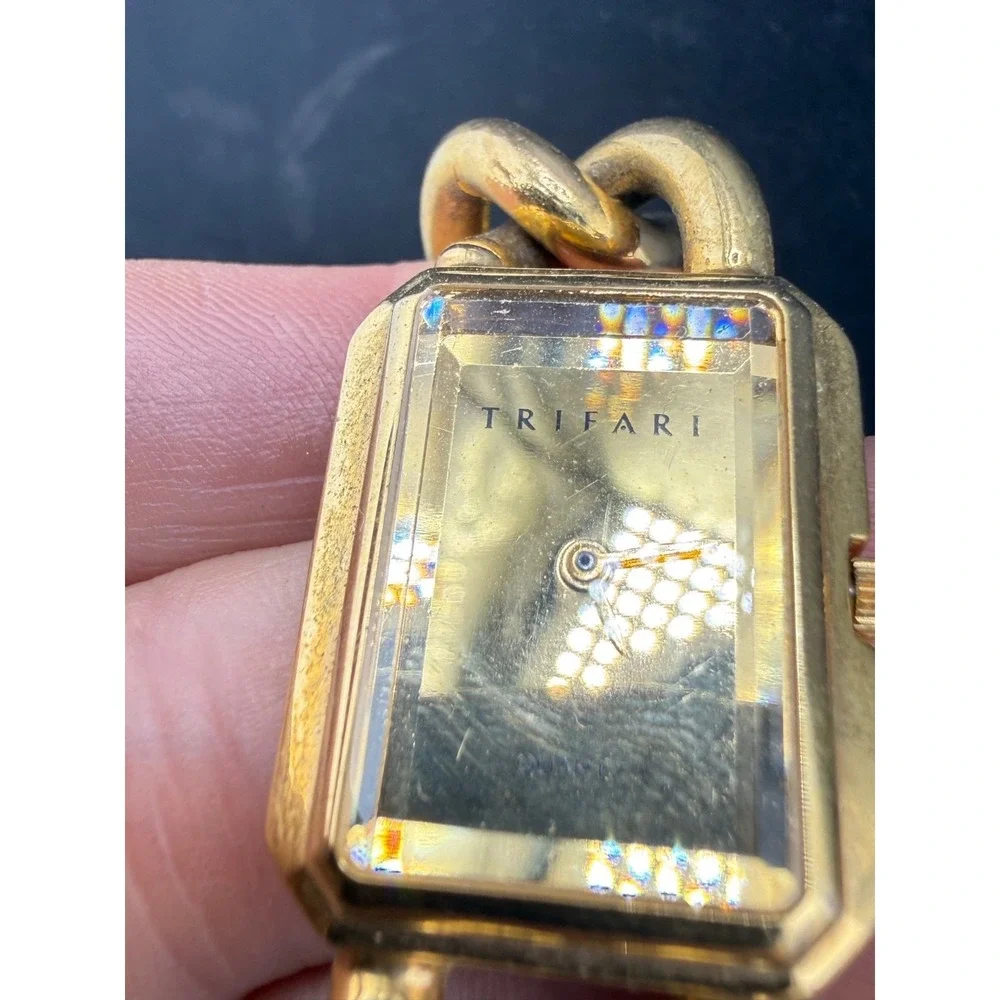 Vintage Trifari Women's Watch Gold Tone Chain Band Untested 6.5